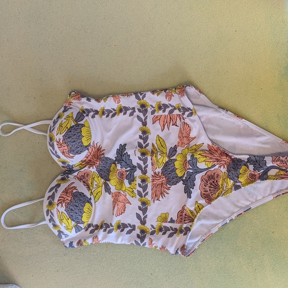 Bathing suit